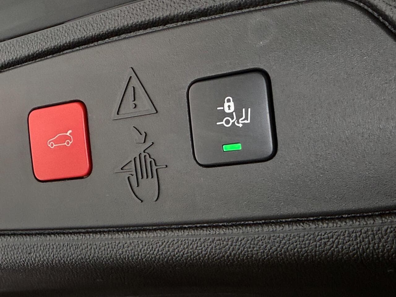 Vauxhall Grandland thumbnail Misc Controls