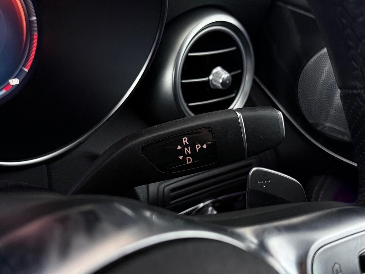 Mercedes-Benz GLC thumbnail Misc Controls