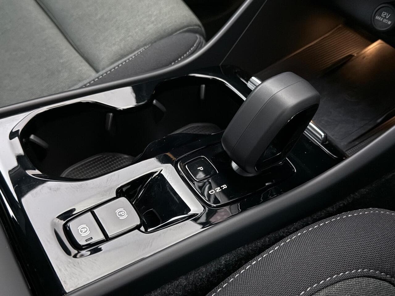 Volvo XC40 thumbnail Interior Front
