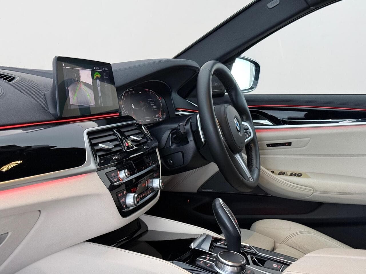 BMW 5 Series thumbnail Interior Front