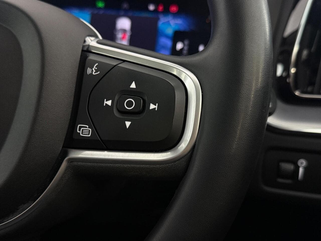 Volvo XC60 thumbnail Misc Controls