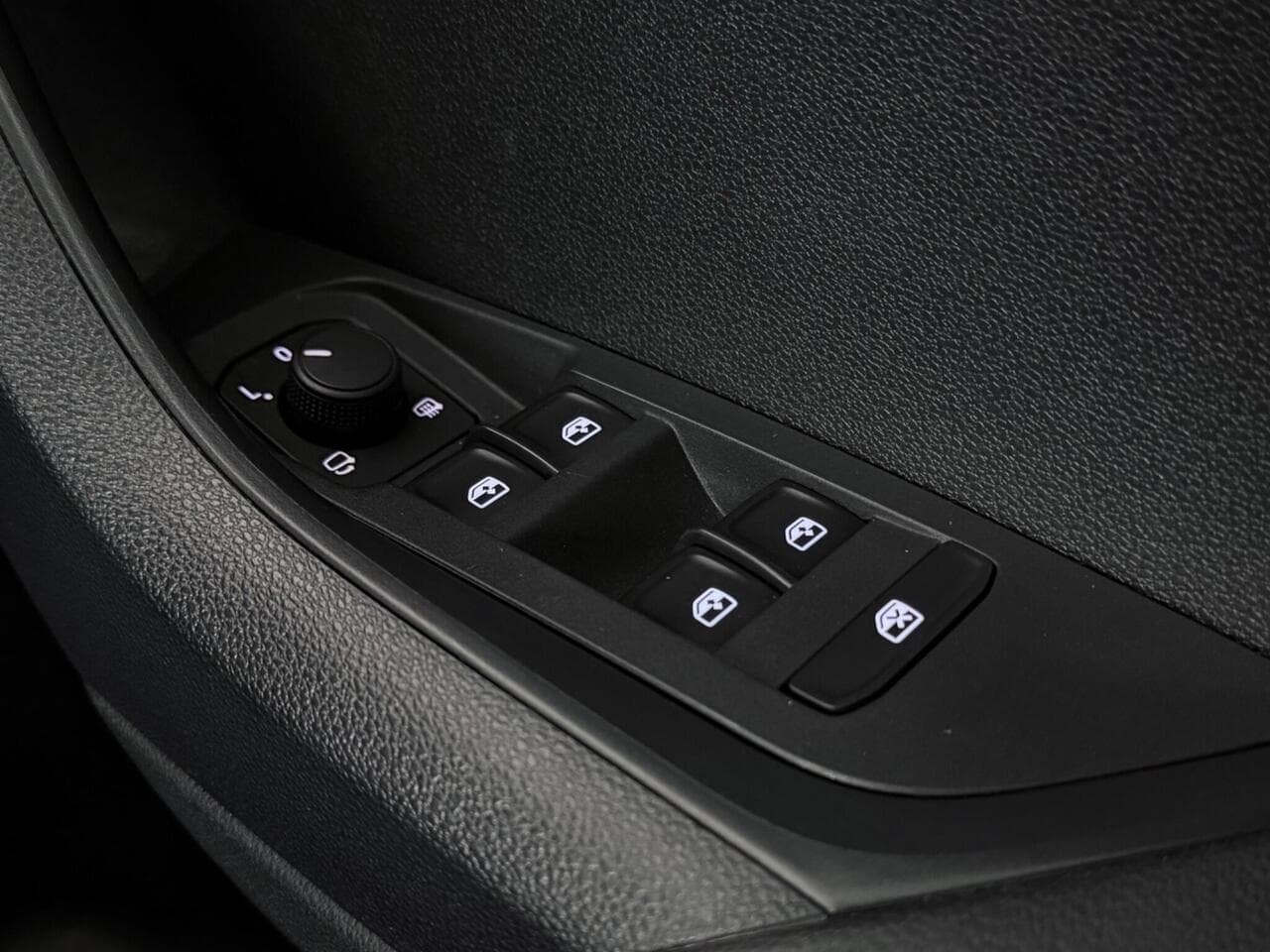 Skoda Karoq thumbnail Misc Controls