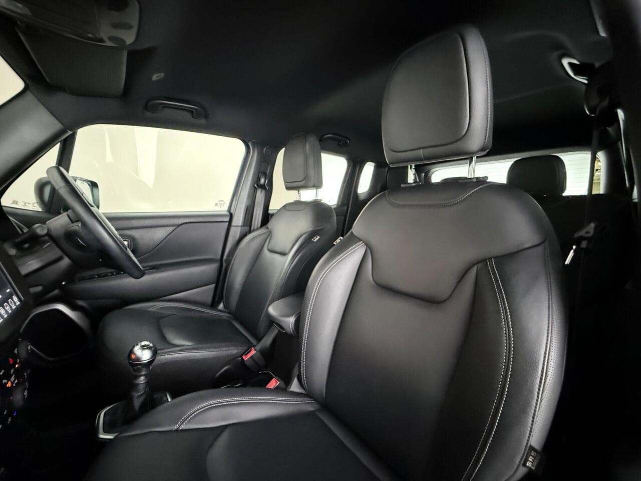 Jeep Renegade thumbnail Seat Front Passenger