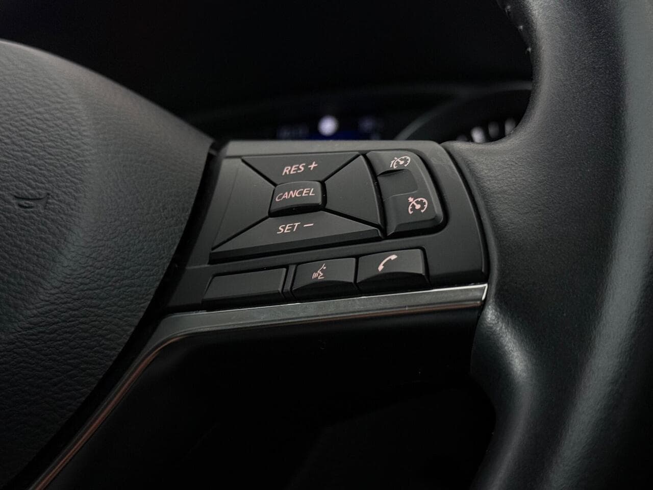 Nissan Qashqai thumbnail Misc Controls