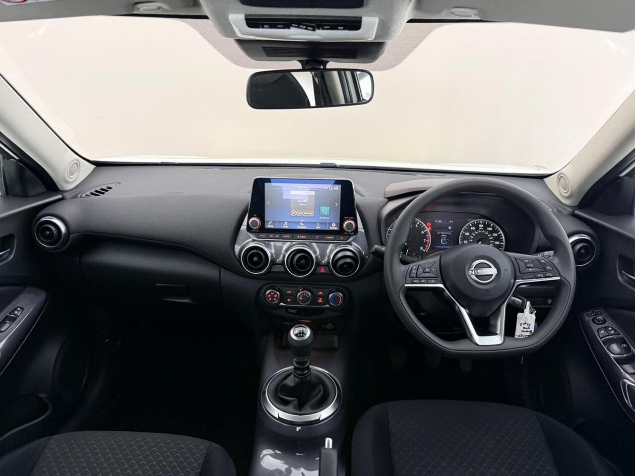 Nissan Juke thumbnail Interior Front