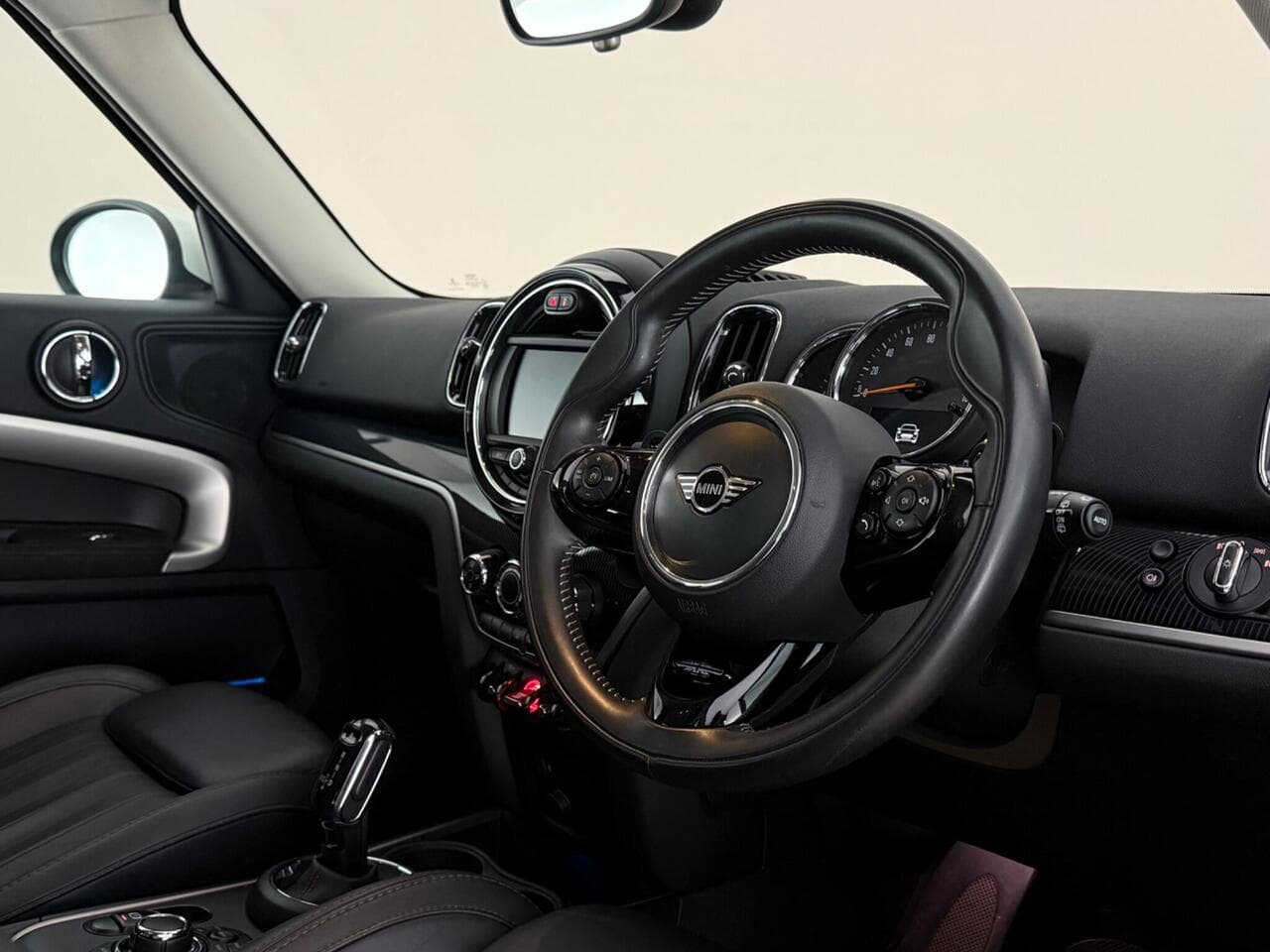 MINI Countryman thumbnail Interior Front