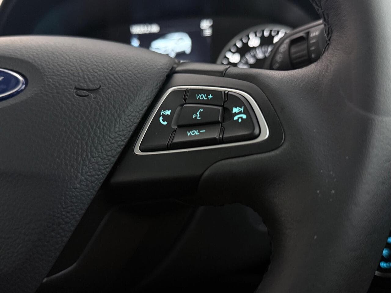 Ford EcoSport thumbnail Misc Controls