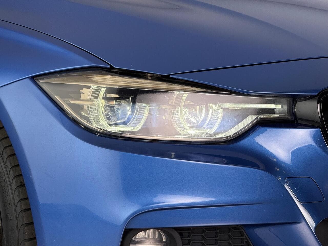 BMW 3 Series thumbnail Lights Front