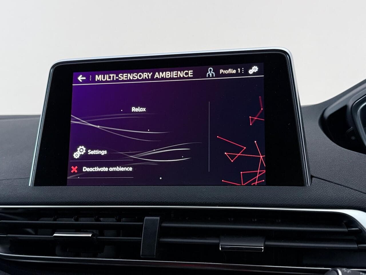 Peugeot 5008 thumbnail Infotainment System