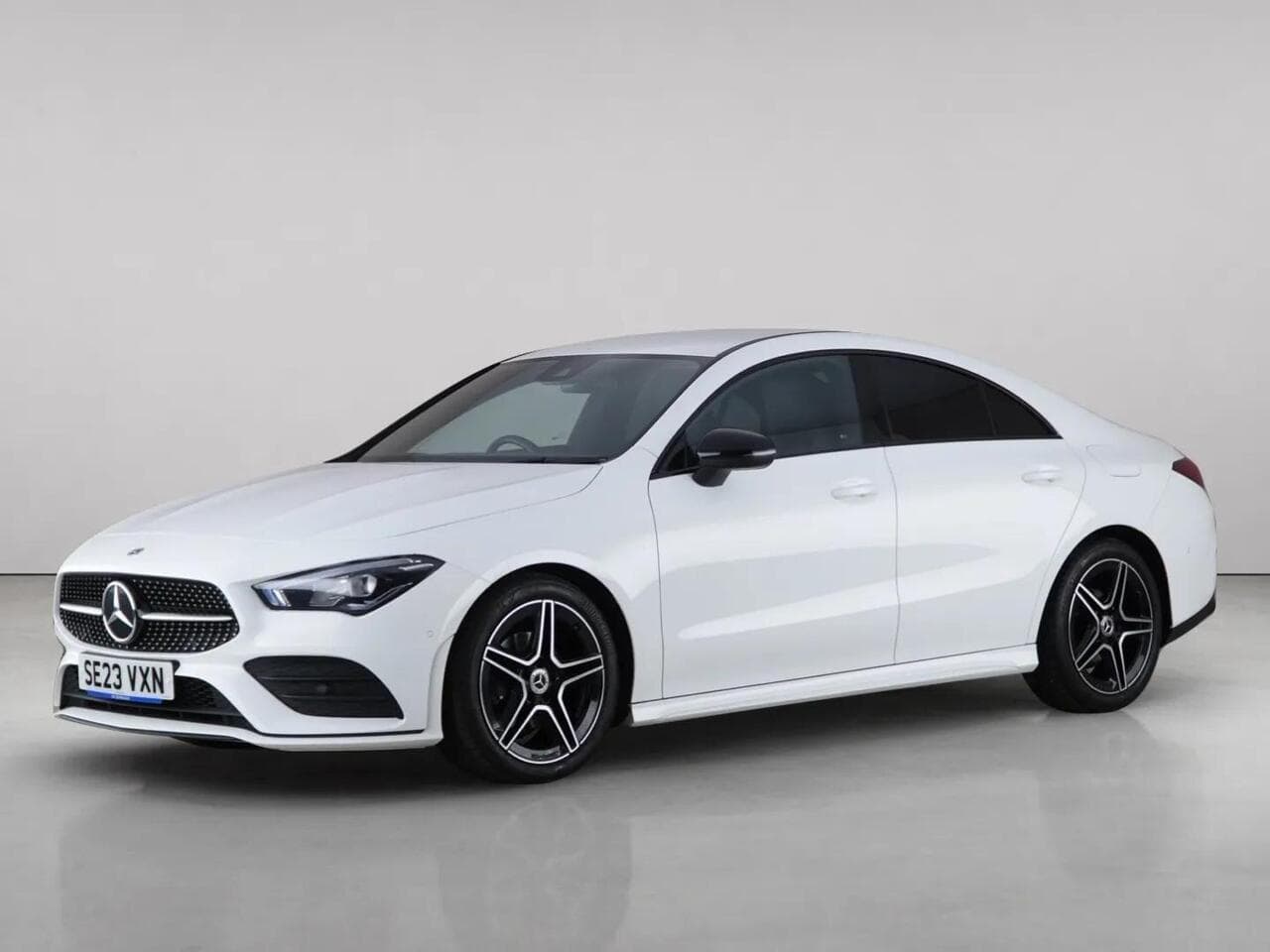 Mercedes-Benz CLA thumbnail Front Left