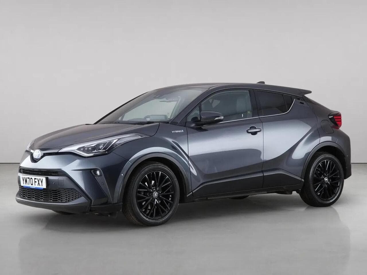 Toyota C-HR thumbnail Front Left