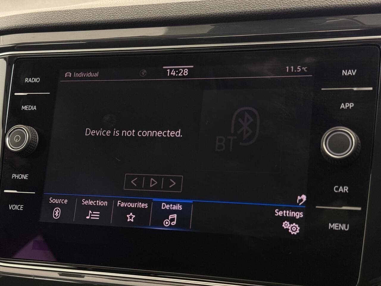 Volkswagen T-Roc thumbnail Infotainment System
