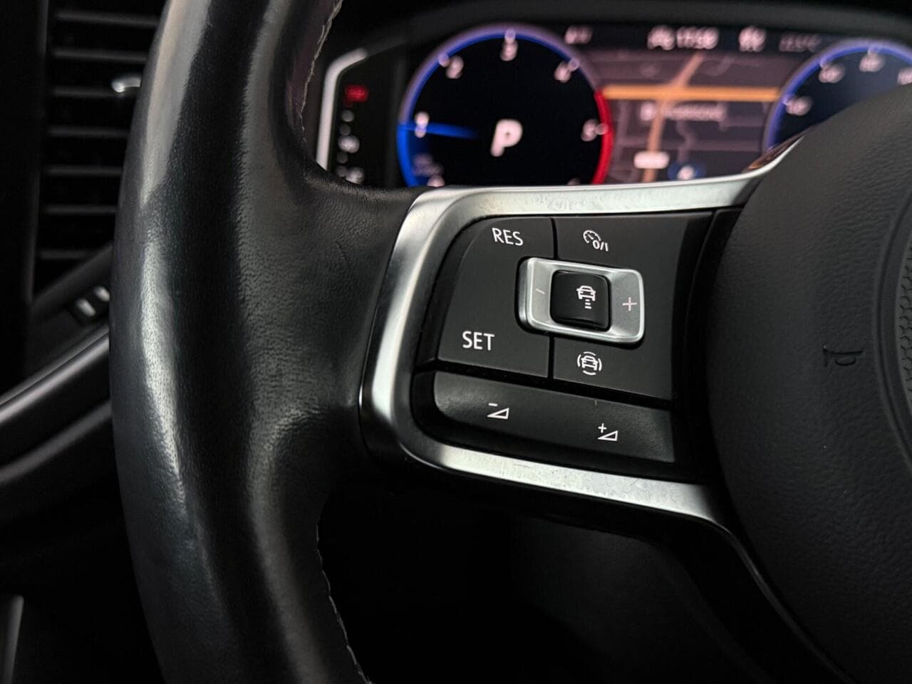 Volkswagen T-Roc thumbnail Misc Controls