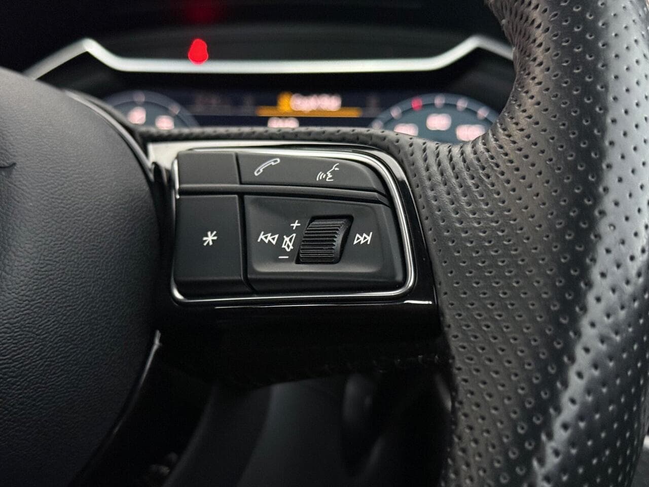 Audi A1 thumbnail Misc Controls