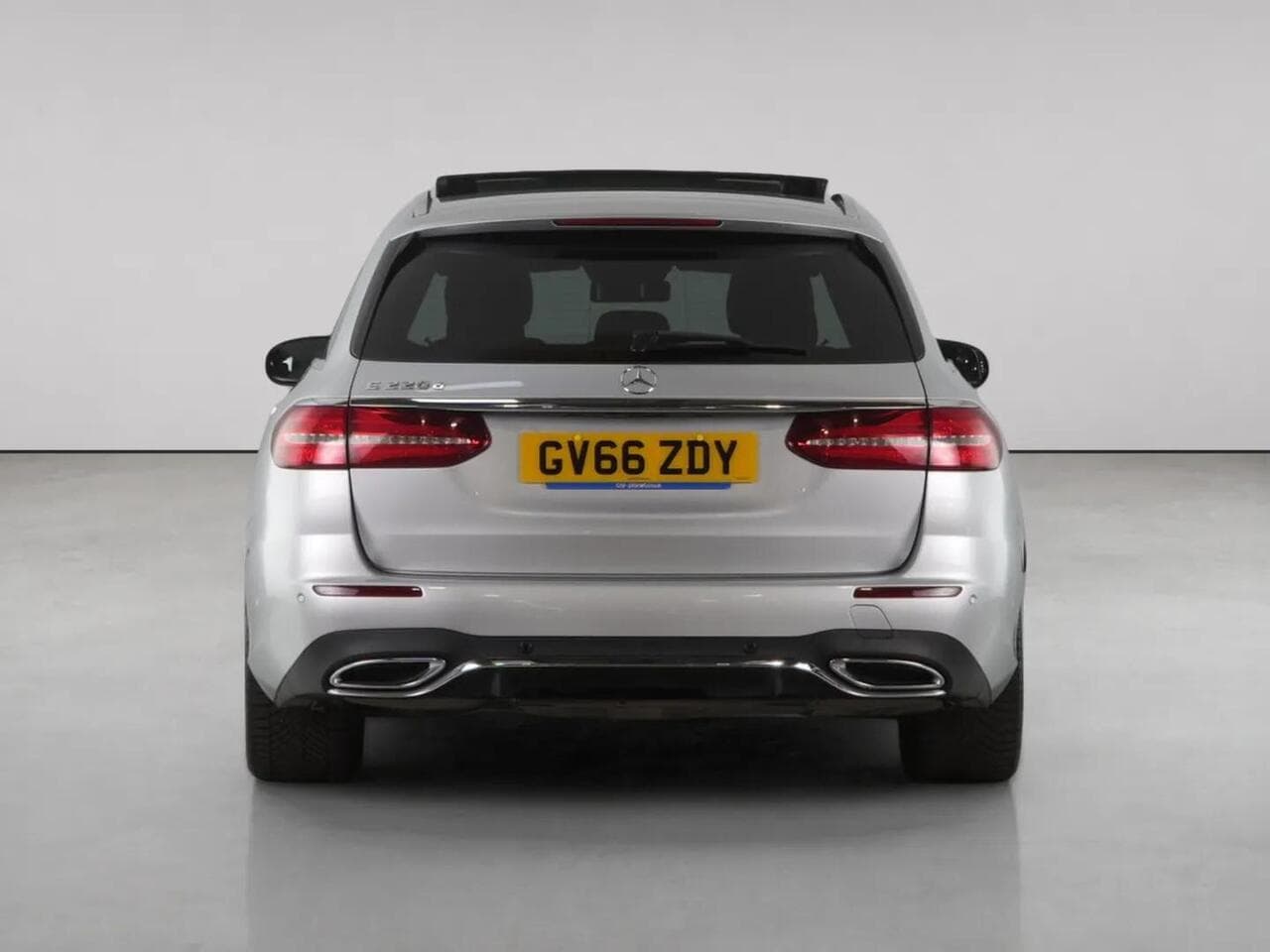 Mercedes-Benz E Class thumbnail Rear