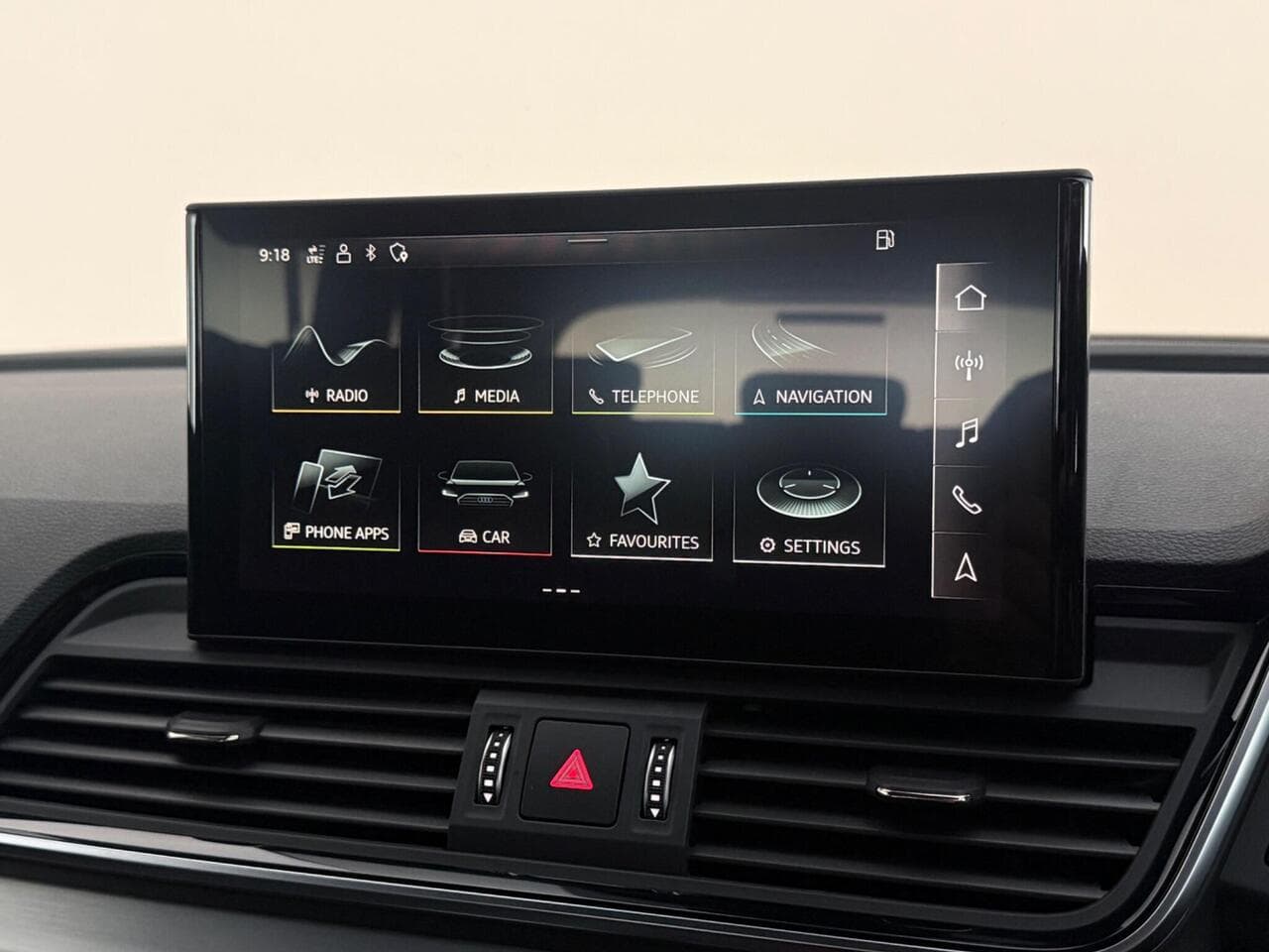 Audi Q5 thumbnail Infotainment System