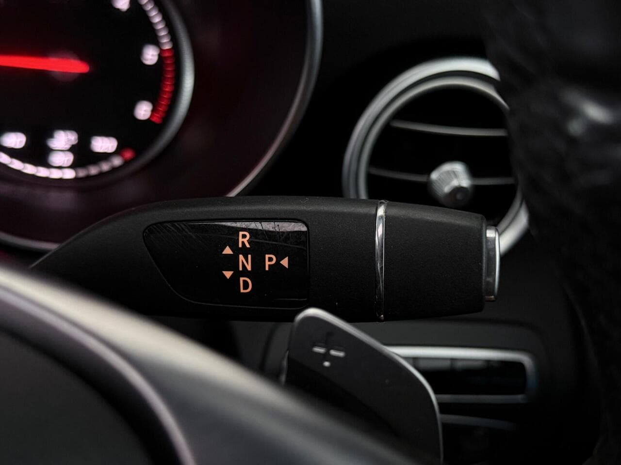 Mercedes-Benz GLC thumbnail Misc Controls