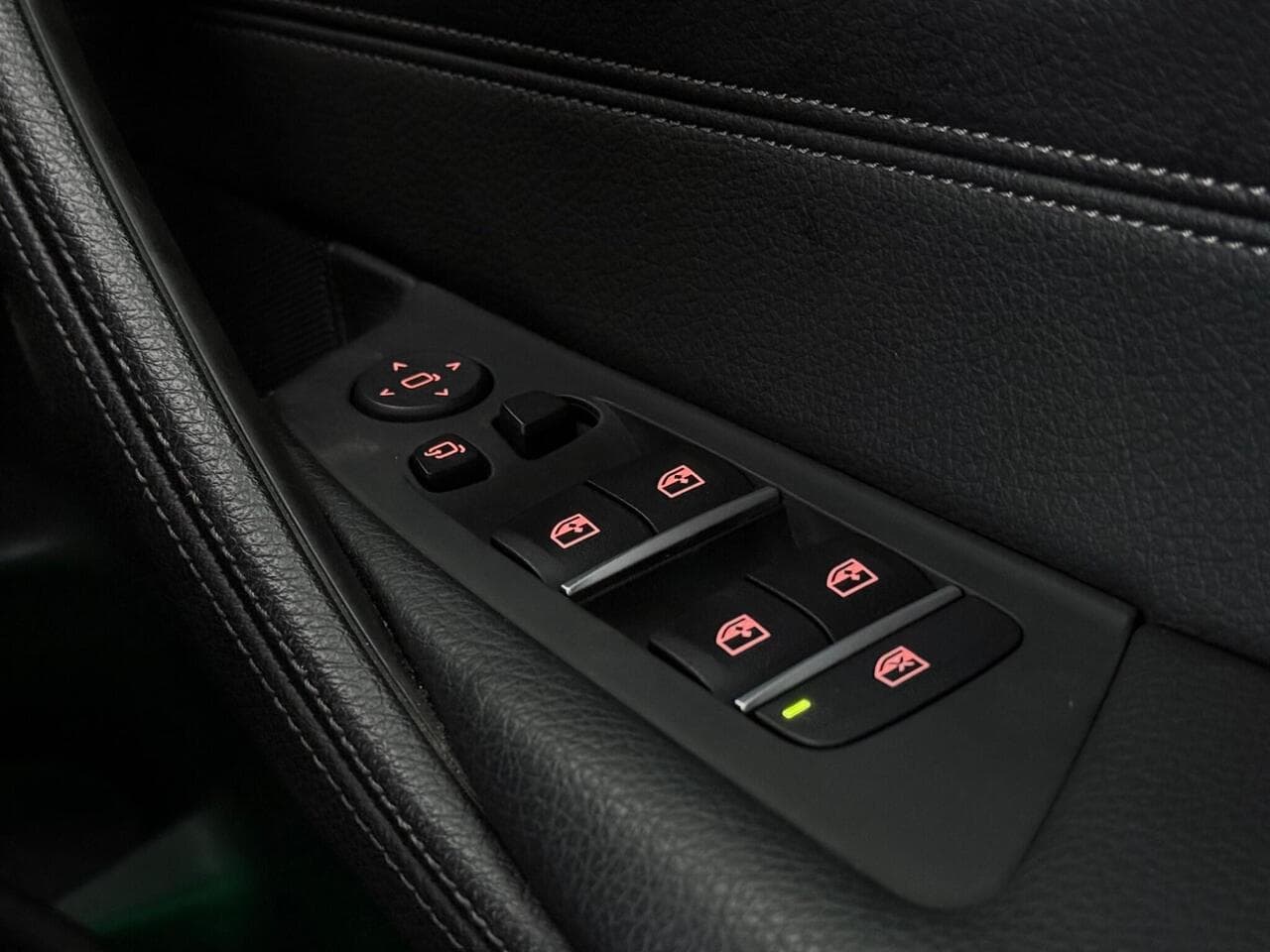 BMW 5 Series thumbnail Misc Controls