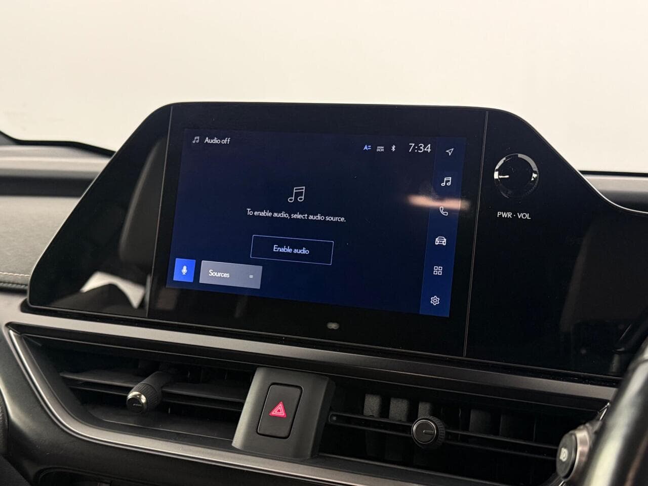 Lexus UX thumbnail Infotainment System