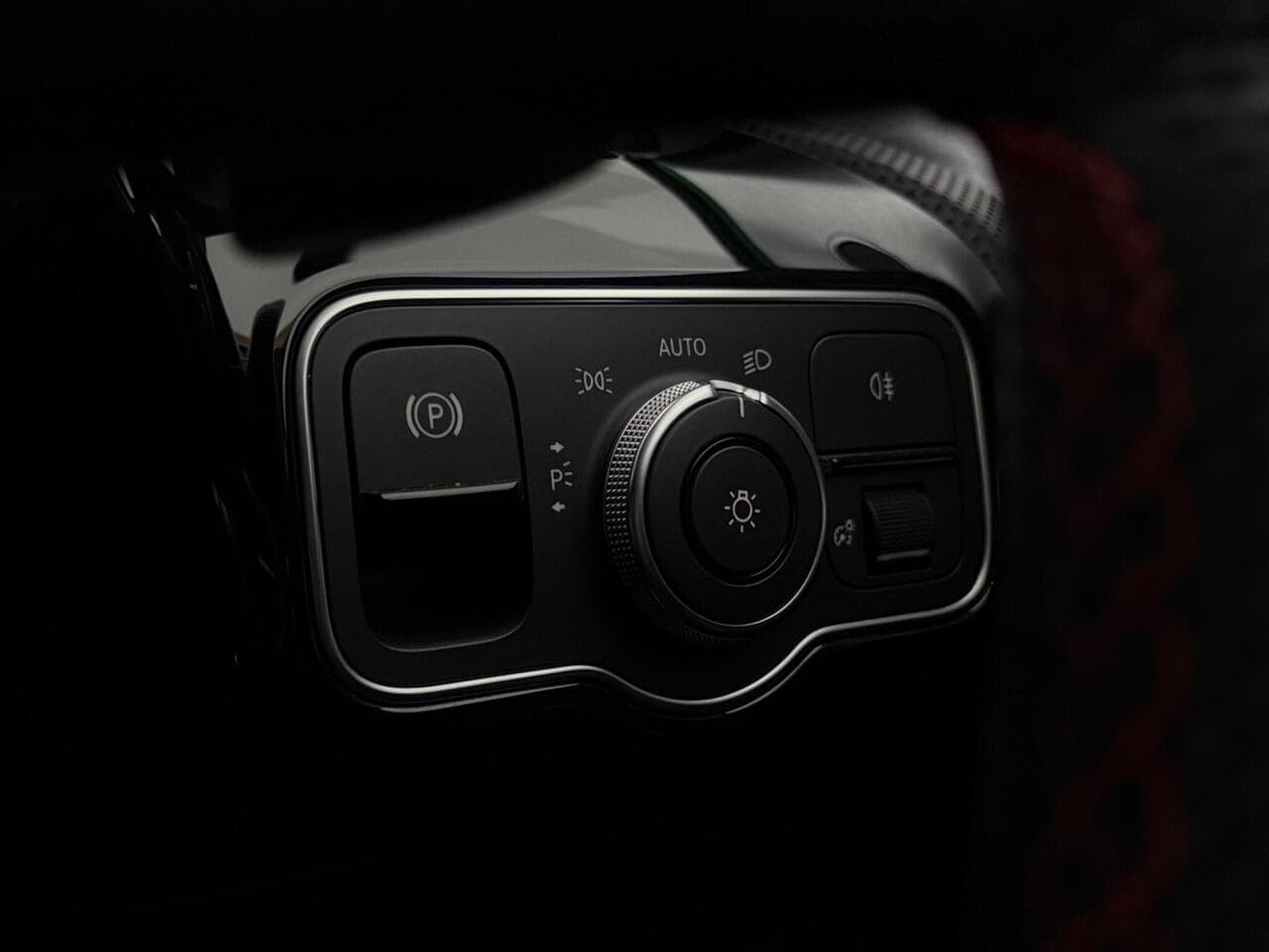 Mercedes-Benz A Class thumbnail Misc Controls