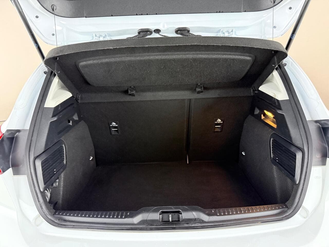 Ford Focus thumbnail Boot