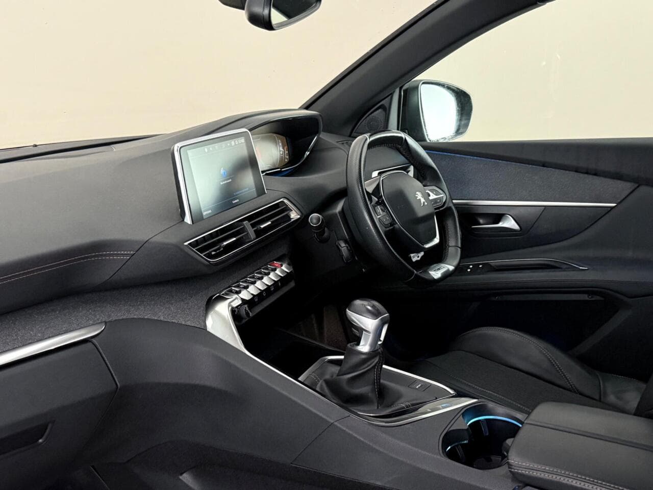 Peugeot 3008 thumbnail Interior Front