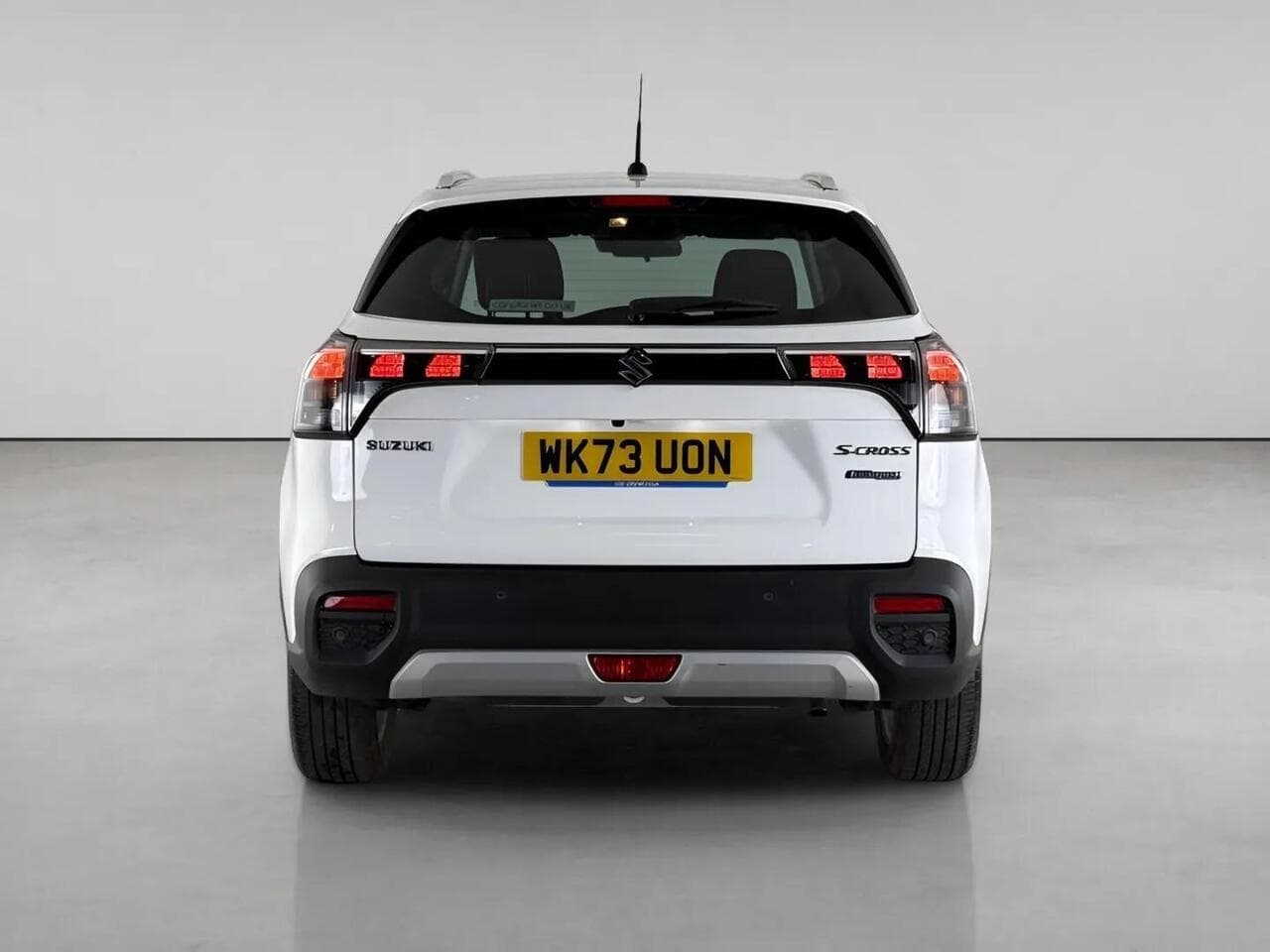 Suzuki S-Cross thumbnail Rear