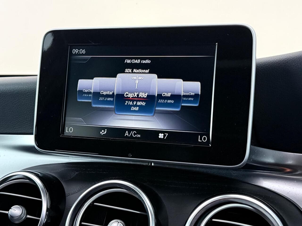 Mercedes-Benz GLC thumbnail Infotainment System