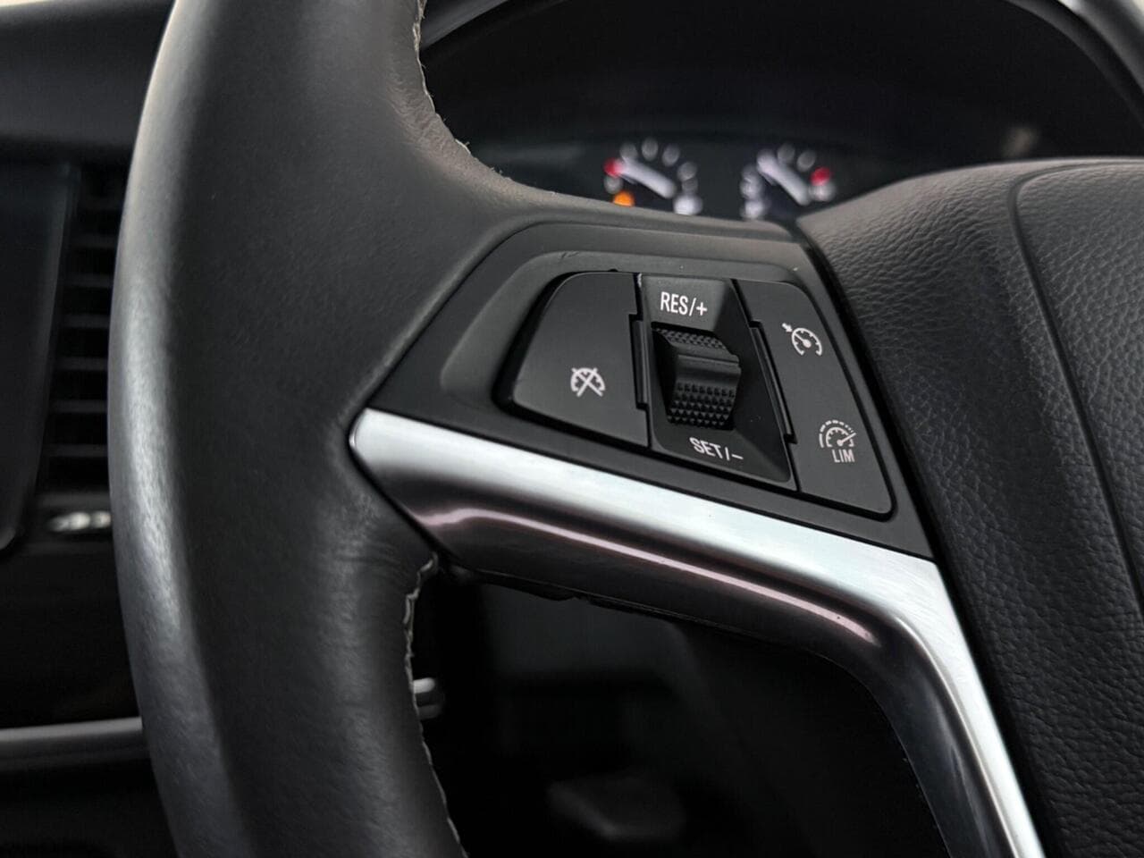 Vauxhall Mokka X thumbnail Misc Controls
