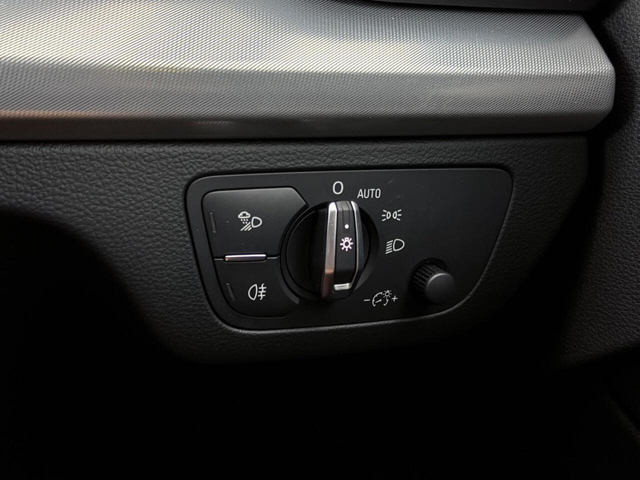 Audi Q5 thumbnail Misc Controls