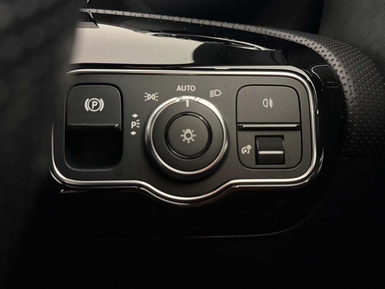 Mercedes-Benz A Class thumbnail Misc Controls