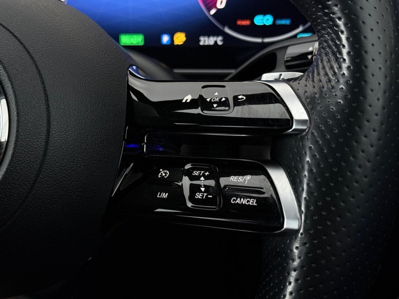Mercedes-Benz C Class thumbnail Misc Controls