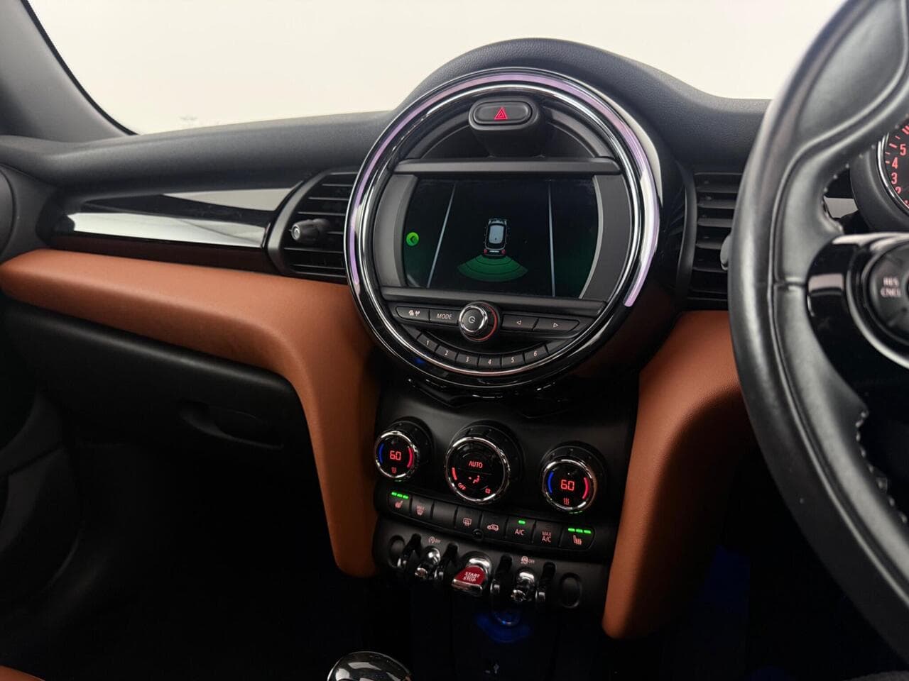 MINI Hatch thumbnail Interior Front