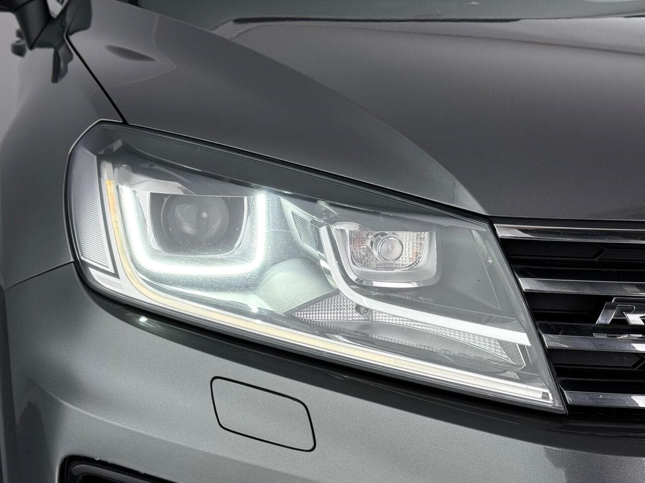 Volkswagen Touareg thumbnail Lights Front