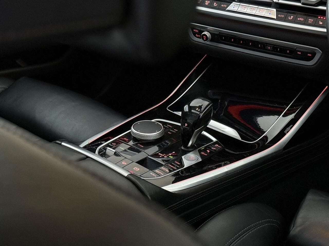 BMW X7 thumbnail Interior Front