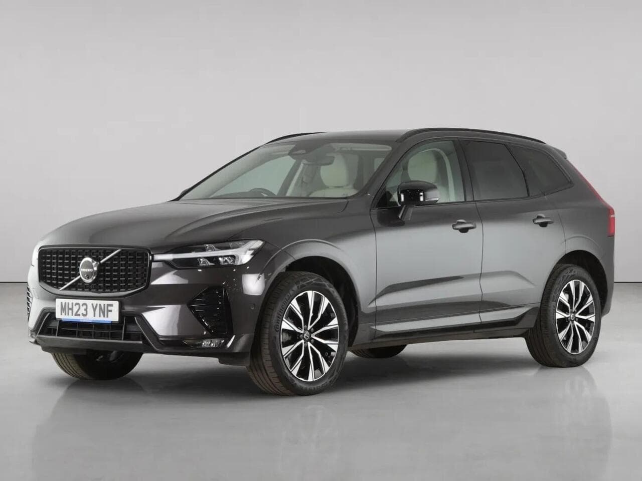 Volvo XC60 thumbnail Front Left