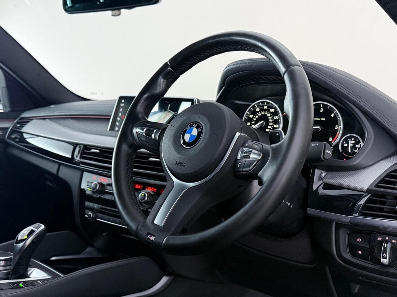 BMW X6 thumbnail Steering Wheel