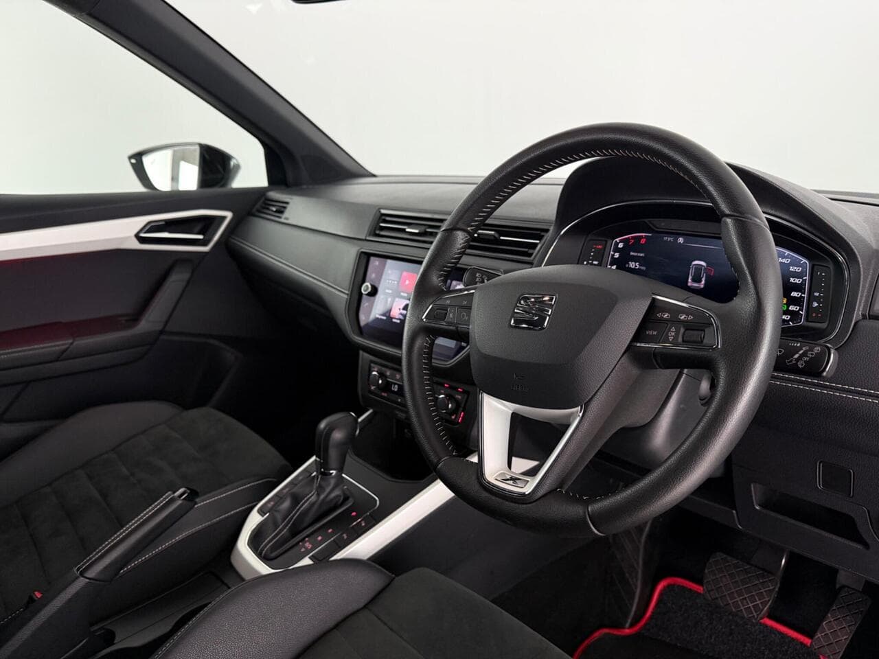 SEAT Arona thumbnail Interior Front