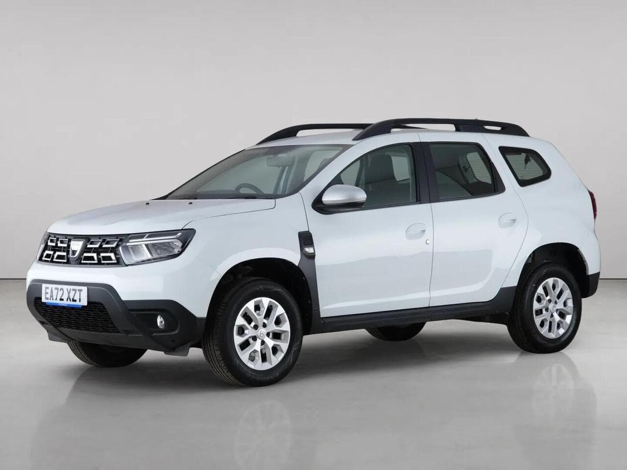 Dacia Duster thumbnail Front Left