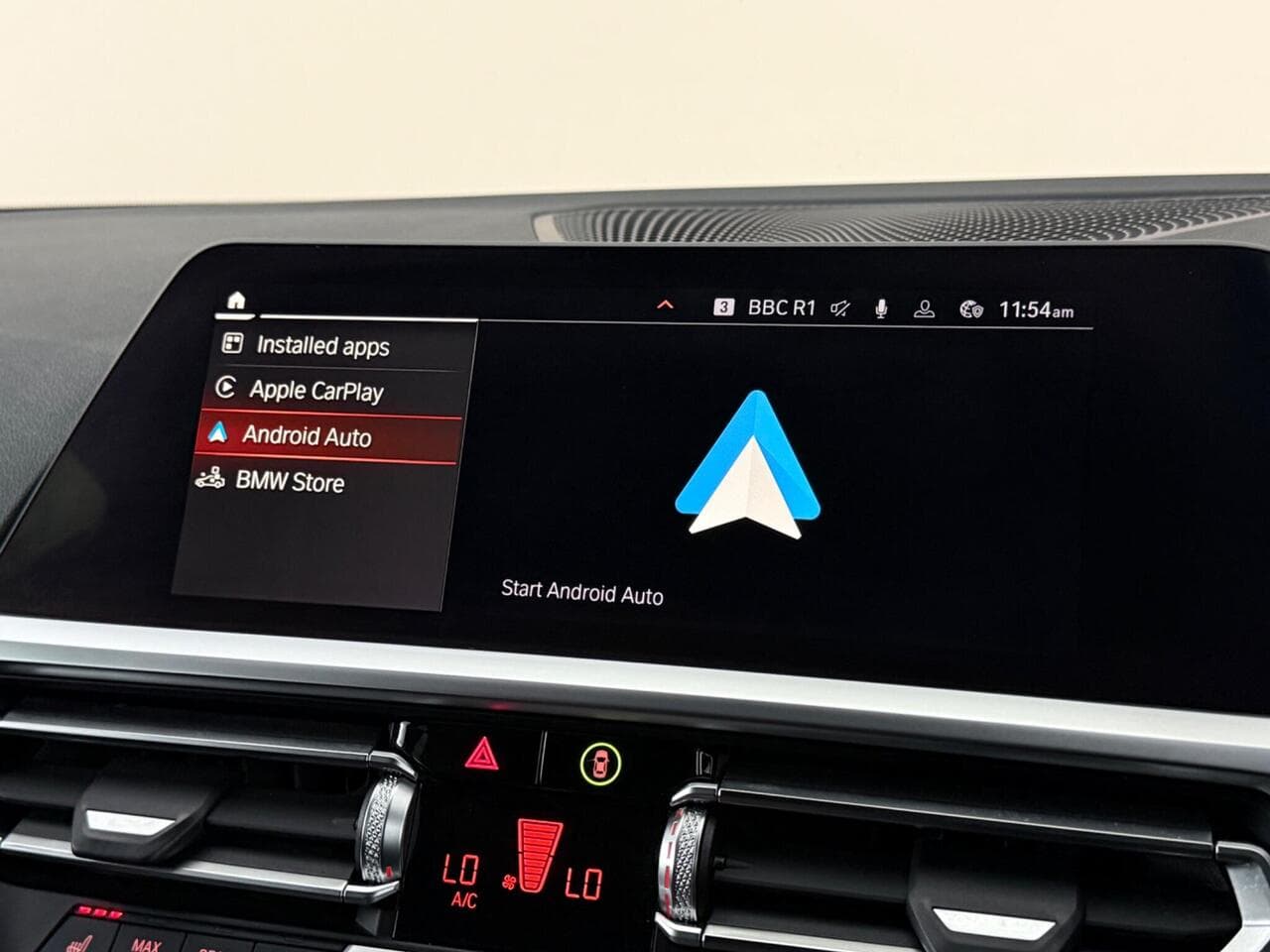 BMW 3 Series thumbnail Infotainment System