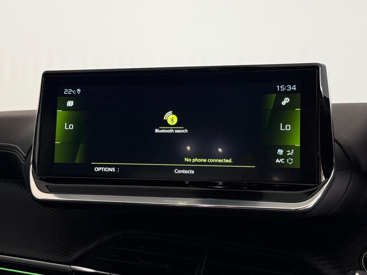 Peugeot 208 thumbnail Infotainment System