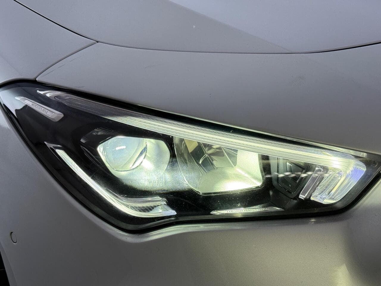 Mercedes-Benz CLA thumbnail Lights Front