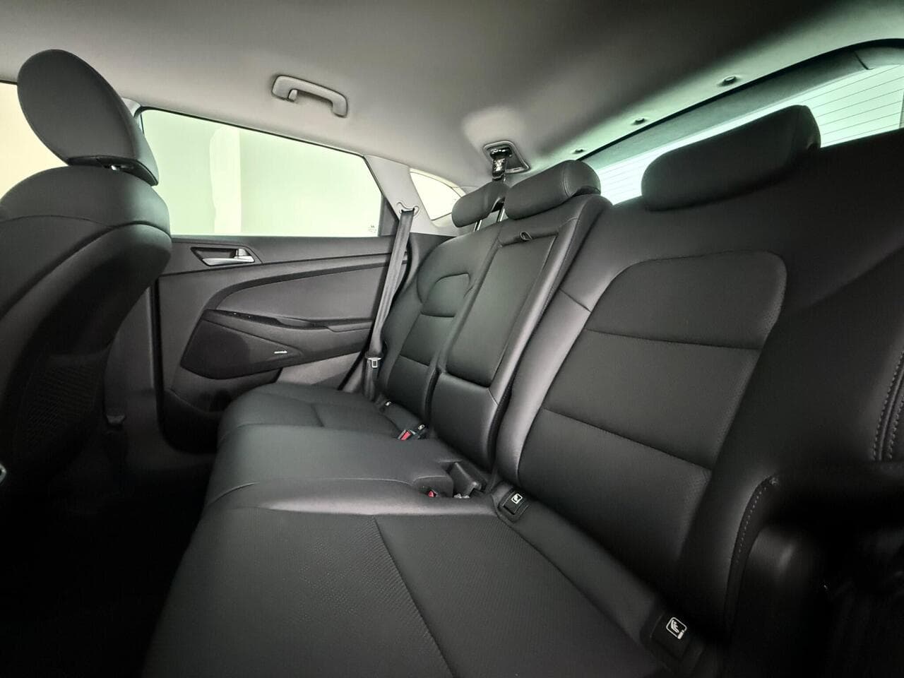 Hyundai TUCSON thumbnail Seats Rear