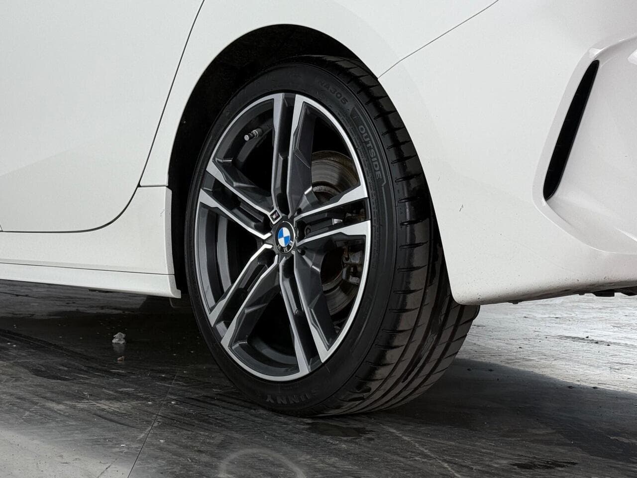 BMW 1 Series thumbnail Wheel