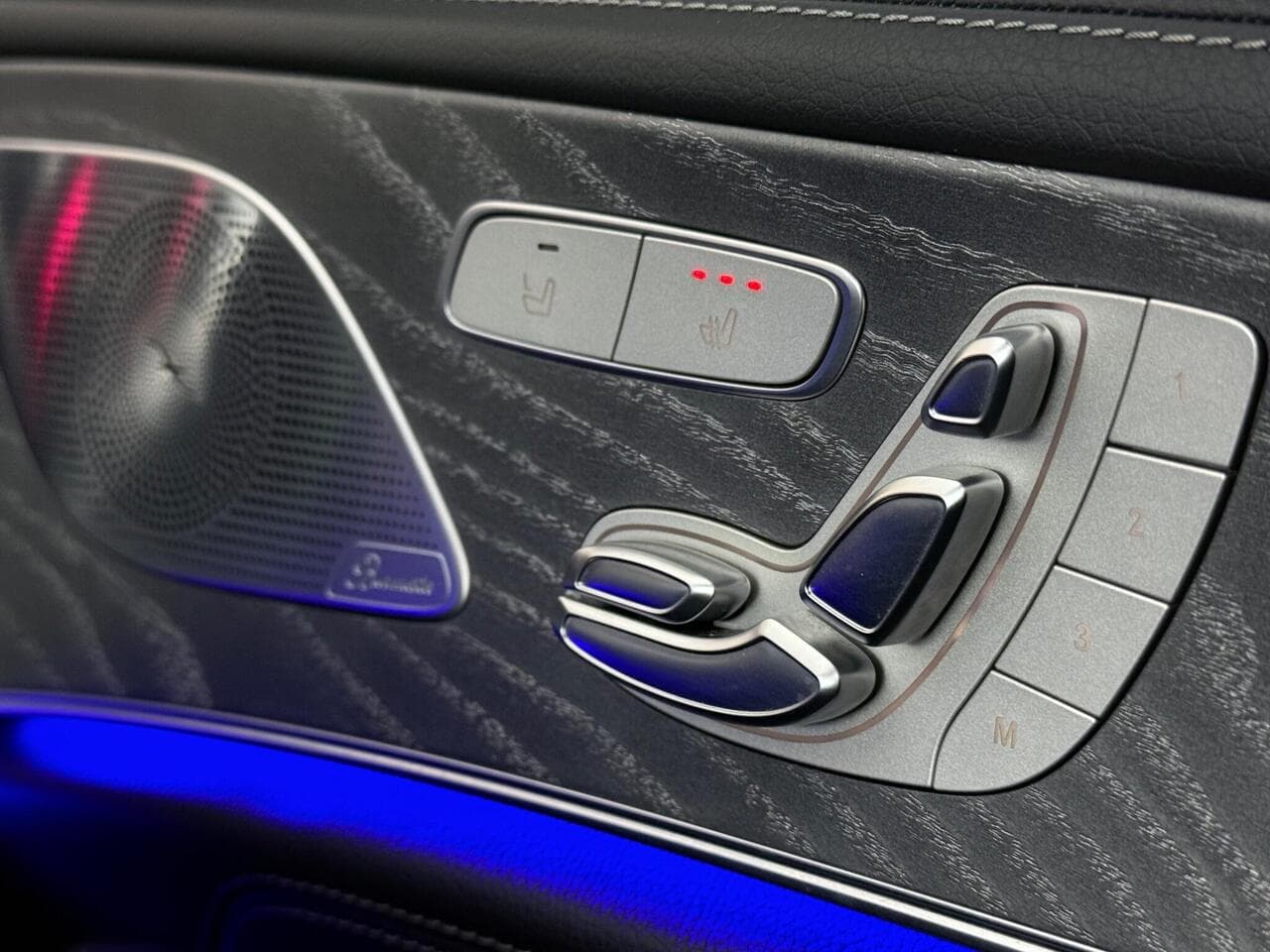 Mercedes-Benz CLS thumbnail Misc Controls