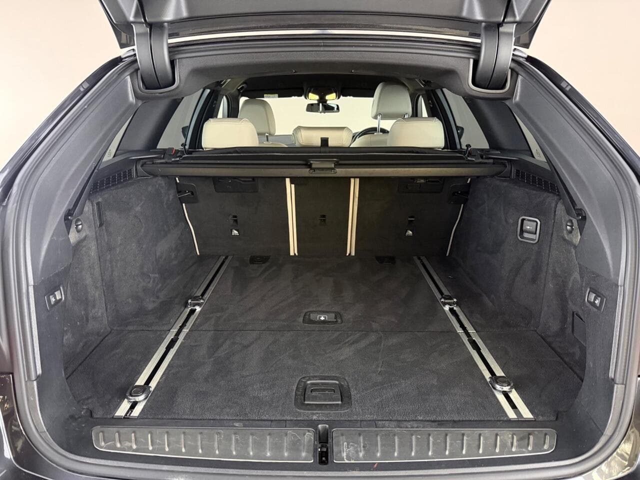 BMW 5 Series thumbnail Boot