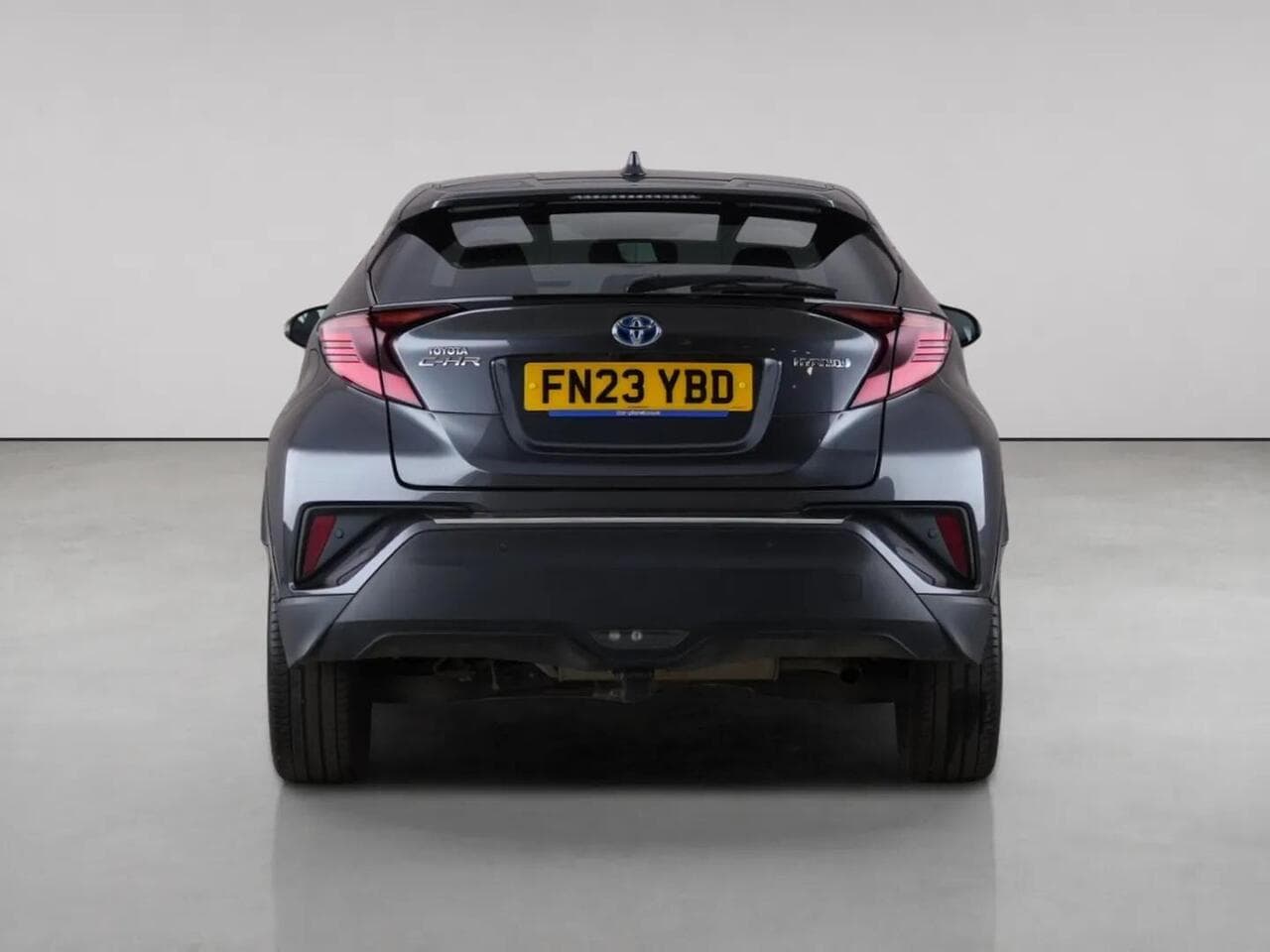 Toyota C-HR thumbnail Rear