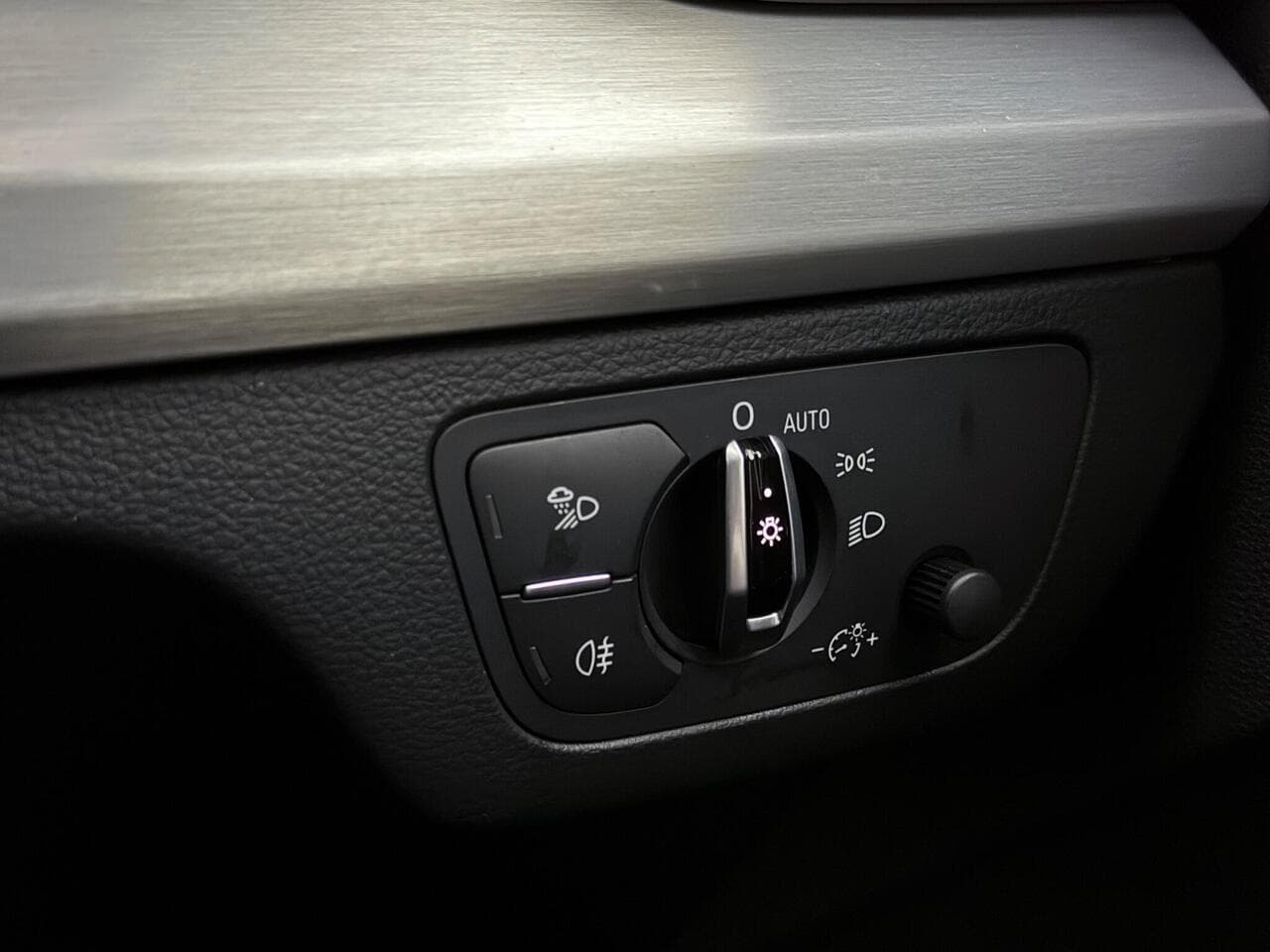 Audi Q5 thumbnail Misc Controls