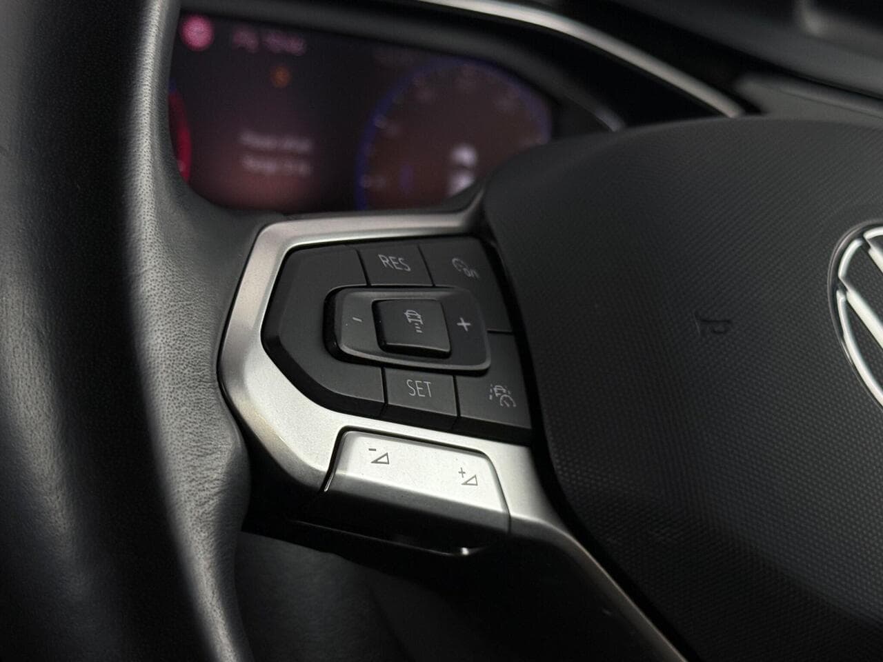 Volkswagen Polo thumbnail Misc Controls