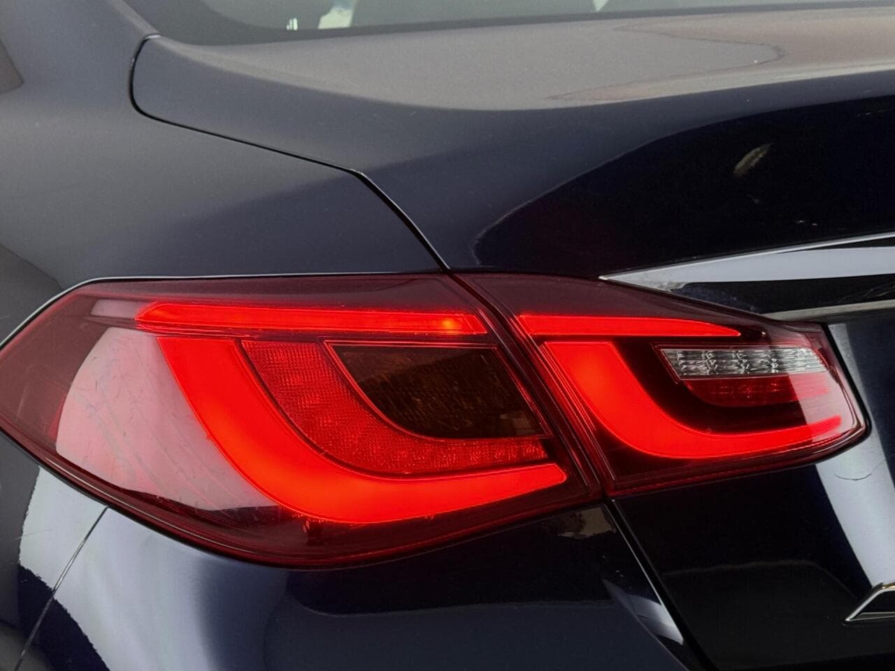 Infiniti Q70 thumbnail Lights Rear